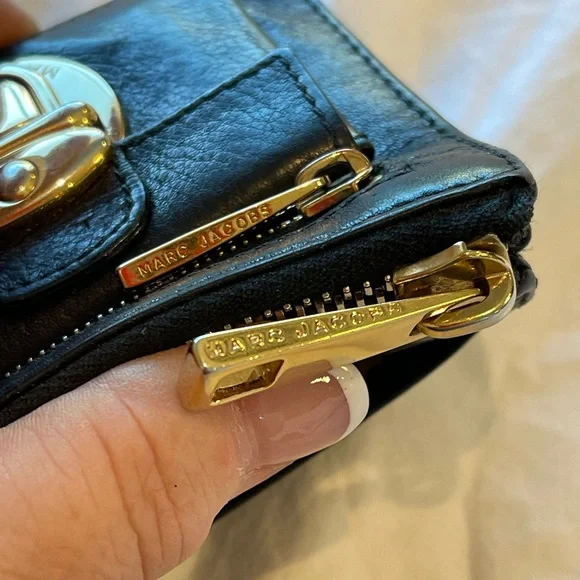 Marc Jacobs Black Leather Wallet Gold Hardware Multi Pocket Zip - Picture 8 of 15